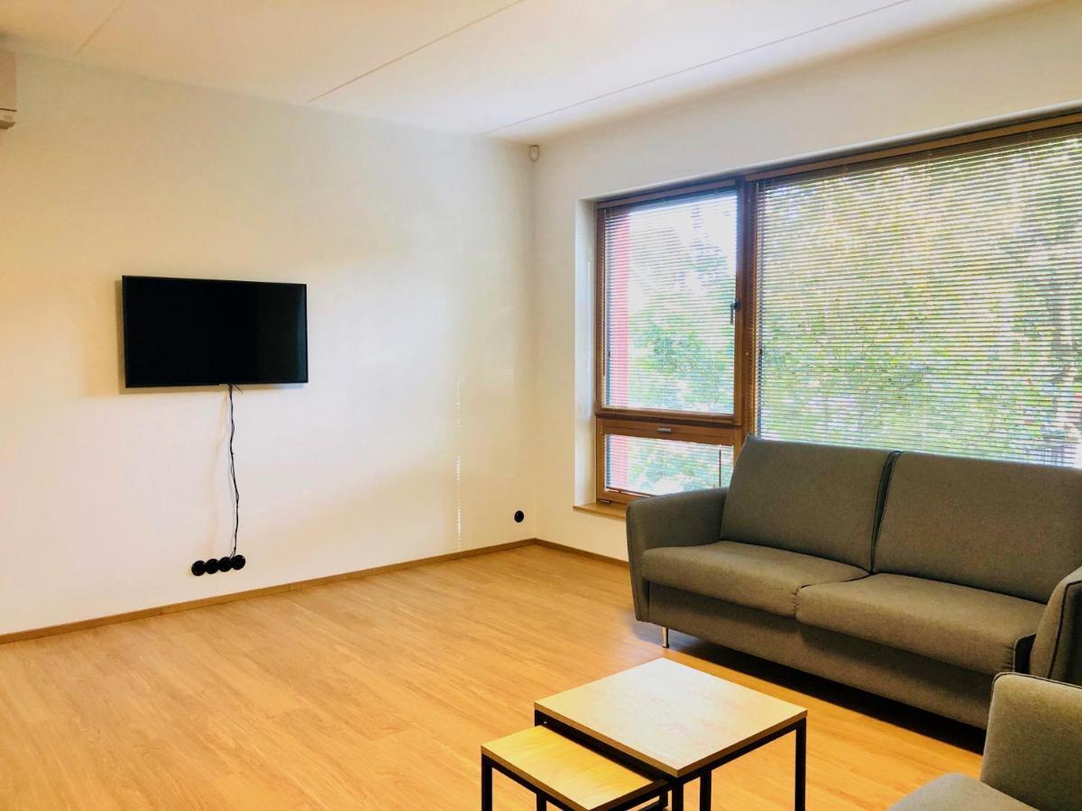 Self-Check-In Spacious 1 Bedroom Apartment With Free Parking Талин Екстериор снимка