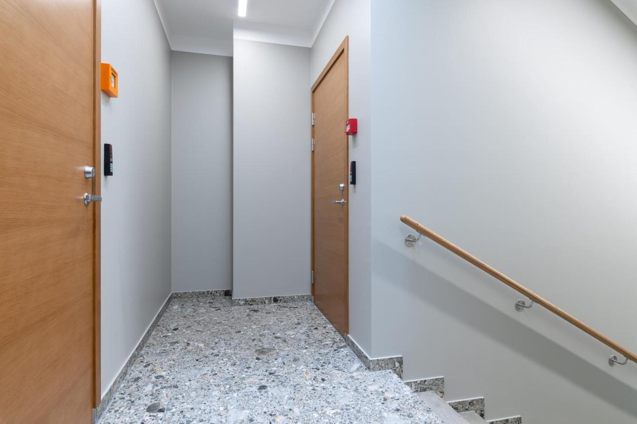 Self-Check-In Spacious 1 Bedroom Apartment With Free Parking Талин Екстериор снимка