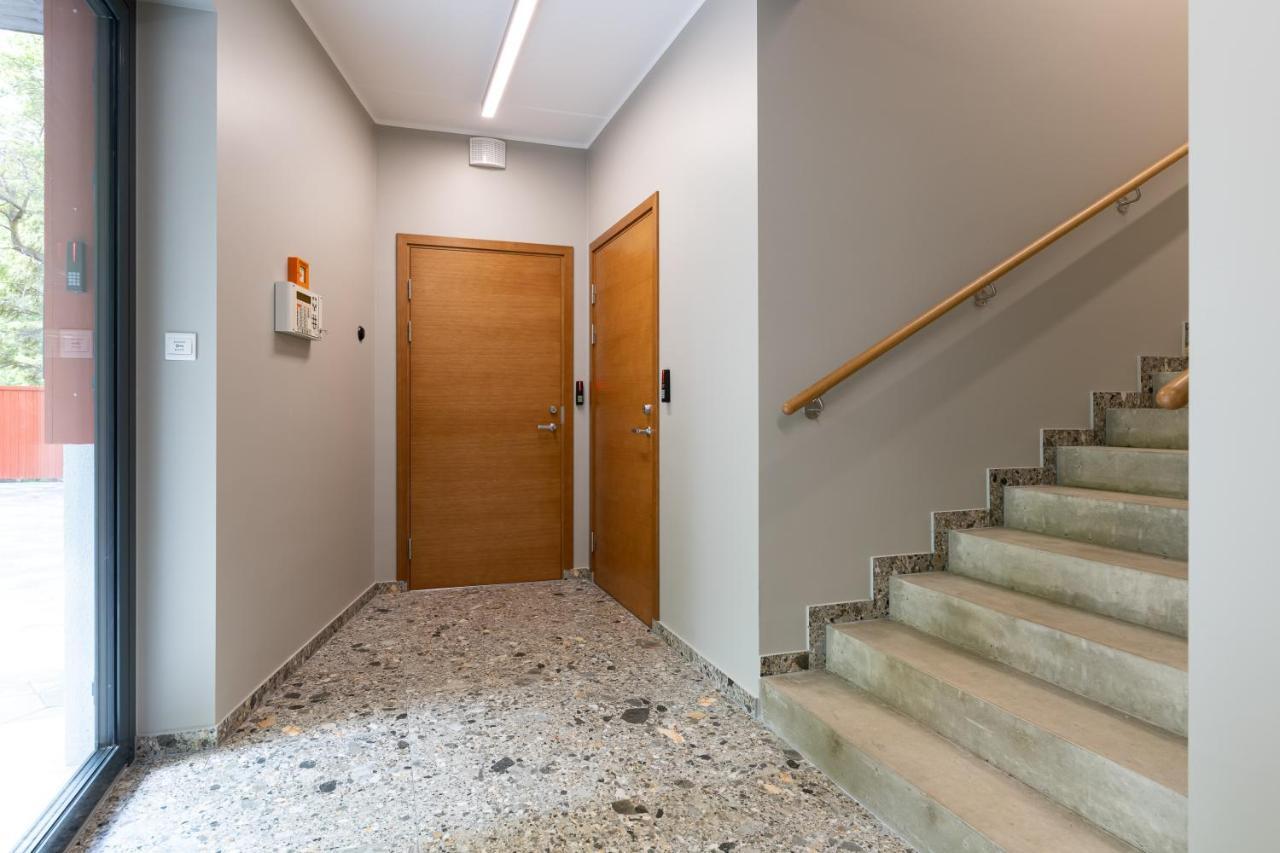 Self-Check-In Spacious 1 Bedroom Apartment With Free Parking Талин Екстериор снимка
